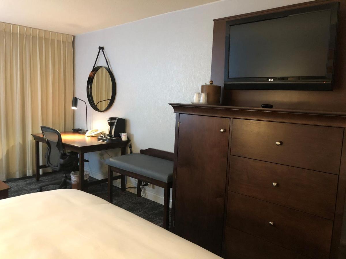 Crowne Plaza Chicago-Northbrook By Ihg Hotel Екстериор снимка